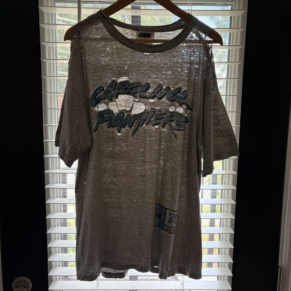 Vintage Zombie Super Thrashed Distressed Worn Paper Thin T-Shirt Size M Panthers